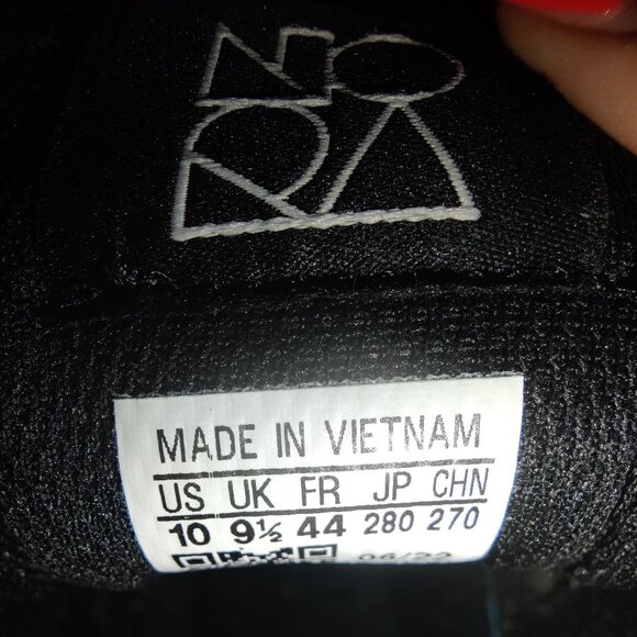 Mens size 10 Adidas Nora shoes! - Picture 5 of 8